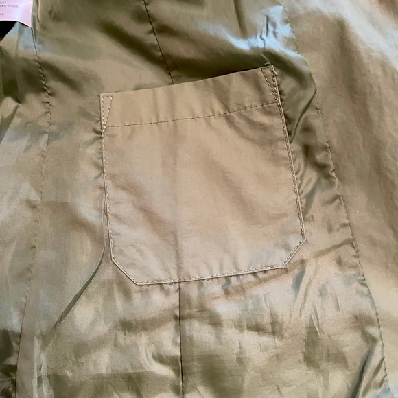 GALLERY LIKE NEW WATER REPELLENT RAINCOAT W DETACHABLE HOOD, DRY CLEANED. - Picture 12 of 17